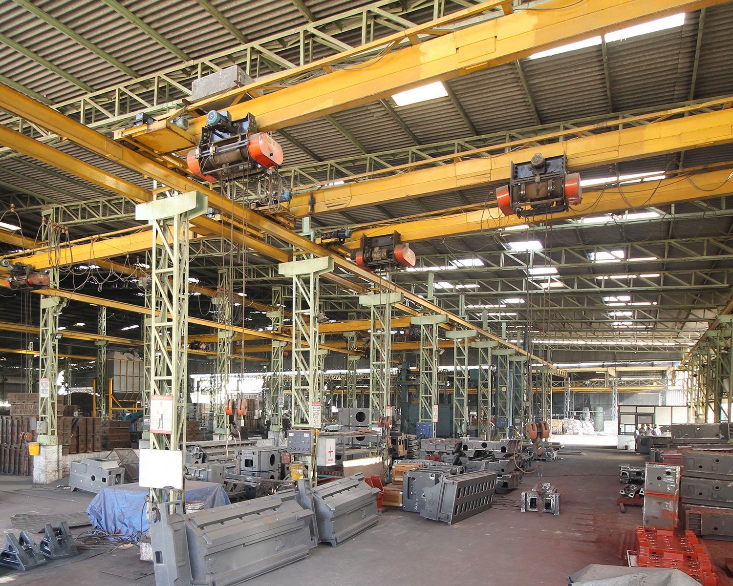 Overhead Crane with capacity 25 MT * 3 nos, 10 MT * 5 nos & 7.5 ton * 10 nos.